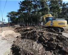 Obras Paranacidade Pavimentação da Av Rui Barbosa  - Sao José dos Pinhais-  28/05/2020 - Foto: Geraldo Bubniak/AEN