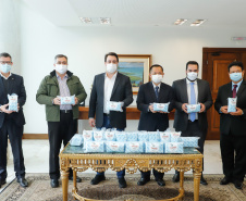 O Paraná recebeu 400 mil máscaras cirúrgicas do Escritório Econômico e Cultural de Taipei no Brasil, organização que representa os interesses de Taiwan no País