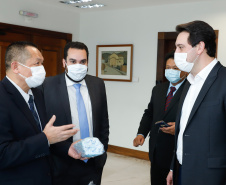 O Paraná recebeu 400 mil máscaras cirúrgicas do Escritório Econômico e Cultural de Taipei no Brasil, organização que representa os interesses de Taiwan no País