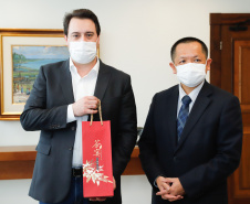 O Paraná recebeu 400 mil máscaras cirúrgicas do Escritório Econômico e Cultural de Taipei no Brasil, organização que representa os interesses de Taiwan no País