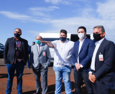 O governador Carlos Massa Ratinho Junior participou nesta quinta-feira (18) de uma reunião com a direção brasileira de Itaipu Binacional, em Foz do Iguaçu, e destacou que a parceria entre o Estado e a hidrelétrica é fundamental para ajudar o Paraná na retomada da economia. Na foto, vistoria da ampliação da pista de pouso e decolagem do aeroporto de Foz do Iguaçu