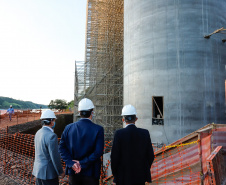 O governador Carlos Massa Ratinho Junior participou nesta quinta-feira (18) de uma reunião com a direção brasileira de Itaipu Binacional, em Foz do Iguaçu, e destacou que a parceria entre o Estado e a hidrelétrica é fundamental para ajudar o Paraná na retomada da economia.- Após a reunião, houve uma vistoria nas obras da Ponte da Integração Brasil-Paraguai, que estão em ritmo acelerado. 