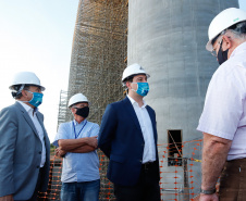 O governador Carlos Massa Ratinho Junior participou nesta quinta-feira (18) de uma reunião com a direção brasileira de Itaipu Binacional, em Foz do Iguaçu, e destacou que a parceria entre o Estado e a hidrelétrica é fundamental para ajudar o Paraná na retomada da economia.- Após a reunião, houve uma vistoria nas obras da Ponte da Integração Brasil-Paraguai, que estão em ritmo acelerado. 