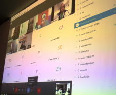 O secretário de Estado da Saúde, Beto Preto, participou nesta sexta-feira (19) de uma reunião online com representantes dos trabalhadores das indústrias de alimentos. Mais de 20 pessoas ligadas aos sindicatos, associações, federações, que representam os cerca de 100 mil funcionários de empresas frigoríficas puderam discutir diretamente com o secretário medidas e situações ligadas ao setor.