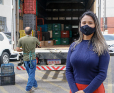 O Governo do Estado vai fornecer alimentos a 907 entidades sociais por meio do programa Compra Direta Paraná. A primeira entrega aconteceu nesta terça-feira (23) para a Santa Casa de Curitiba. Foto Gilson Abreu/AEN