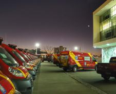 O Governo do Estado reforçou a estrutura do Corpo de Bombeiros do Paraná com a aquisição de 34 novos veículos e seis aparelhos desencarceradores. 
A entrega dos equipamentos foi feita nesta quarta-feira (24) pelo governador Carlos Massa Ratinho Junior em cerimônia simbólica no Palácio Iguaçu. 