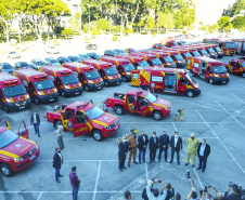 O Governo do Estado reforçou a estrutura do Corpo de Bombeiros do Paraná com a aquisição de 34 novos veículos e seis aparelhos desencarceradores. 
A entrega dos equipamentos foi feita nesta quarta-feira (24) pelo governador Carlos Massa Ratinho Junior em cerimônia simbólica no Palácio Iguaçu. 