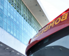 O Governo do Estado reforçou a estrutura do Corpo de Bombeiros do Paraná com a aquisição de 34 novos veículos e seis aparelhos desencarceradores. 
A entrega dos equipamentos foi feita nesta quarta-feira (24) pelo governador Carlos Massa Ratinho Junior em cerimônia simbólica no Palácio Iguaçu. 