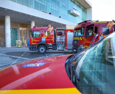 O Governo do Estado reforçou a estrutura do Corpo de Bombeiros do Paraná com a aquisição de 34 novos veículos e seis aparelhos desencarceradores. 
A entrega dos equipamentos foi feita nesta quarta-feira (24) pelo governador Carlos Massa Ratinho Junior em cerimônia simbólica no Palácio Iguaçu. 