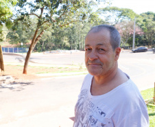 José Carlos Francisco, aposentado, mora há 12 anos em uma rua menos movimentada que corta a Pavão. Para ele, o local ganhou muito com a parceria entre o Estado e o município. “A rua ficou mais limpa, com esgoto bem feito. E melhorou a segurança também. Desde a reforma não teve mais acidente aqui”, conta.