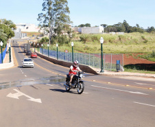 Praça remodelada, feira gastronômica em local coberto, rua revitalizada com mais segurança para motoristas e pedestres e uma escola nova voltada para o ensino médio. O pacote de investimentos do Governo do Estado em Arapongas, na Região Norte, totaliza R$ 13,1 milhões.

