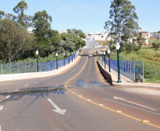 Praça remodelada, feira gastronômica em local coberto, rua revitalizada com mais segurança para motoristas e pedestres e uma escola nova voltada para o ensino médio. O pacote de investimentos do Governo do Estado em Arapongas, na Região Norte, totaliza R$ 13,1 milhões.
