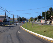 Praça remodelada, feira gastronômica em local coberto, rua revitalizada com mais segurança para motoristas e pedestres e uma escola nova voltada para o ensino médio. O pacote de investimentos do Governo do Estado em Arapongas, na Região Norte, totaliza R$ 13,1 milhões.
