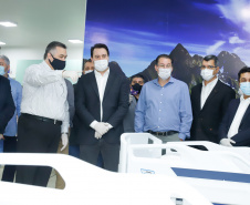 Um antigo problema estrutural da saúde pública de Goioerê, na Região Centro-Oeste, foi resolvido nesta quinta-feira (25) com a entrega, pelo Governo do Estado, de 10 leitos de Unidade de Terapia Intensiva (UTI).  O conjunto de leitos vai funcionar dentro da Santa Casa de Misericórdia do município e, neste primeiro momento, será destinado exclusivamente para atender pacientes infectados pelo coronavírus. A entrega foi feita pelo governador Carlos Massa Ratinho Junior.