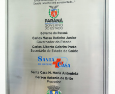 Um antigo problema estrutural da saúde pública de Goioerê, na Região Centro-Oeste, foi resolvido nesta quinta-feira (25) com a entrega, pelo Governo do Estado, de 10 leitos de Unidade de Terapia Intensiva (UTI).  O conjunto de leitos vai funcionar dentro da Santa Casa de Misericórdia do município e, neste primeiro momento, será destinado exclusivamente para atender pacientes infectados pelo coronavírus. A entrega foi feita pelo governador Carlos Massa Ratinho Junior.