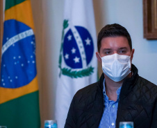 O Governo do Estado instala nesta sexta-feira (26) o Comitê de Planejamento de Retorno às Aulas Pós-pandemia, que vai estabelecer um plano único de volta às aulas presenciais em todo Paraná. O comitê terá a participação de todos os setores representativos da educação no Estado, tanto da rede pública quanto particular, e das secretarias estaduais da Educação, Saúde, Casa Civil e Planejamento. Foto: Guilherme Flores/Casa Civil