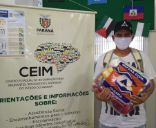 As cestas foram doadas pela Defesa Civil do Paraná e vão beneficiar principalmente haitianos, venezuelanos, cubanos e angolanos cadastrados no Ceim e em outros organismos de direitos humanos que atendem a esta população.
Foto: SEJUF