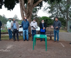 A ordem de serviço assinada na manhã desta terça-feira estende o benefício do esgoto sanitário para mais dois bairros da cidade
Foto: SANEPAR