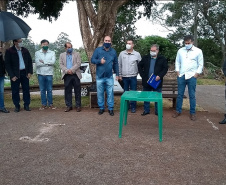 A ordem de serviço assinada na manhã desta terça-feira estende o benefício do esgoto sanitário para mais dois bairros da cidade
Foto: SANEPAR