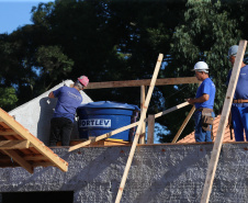 Obras da Cohapar mantêm mais de 5 mil empregos no Paraná
