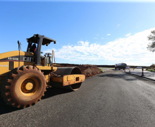 Obras do  Contorno Noroeste de Pato Branco com um viaduto erguido sobre a BR-158, uma ponte sobre o Rio Ligeiro e cinco quilômetros de rodovia até a PR-493 em Itapejara D Oeste. O objetivo é enviar todo o tráfego  de caminhões, para o contorno, aliviando o trânsito urbano.Foto: Geraldo Bubniak/AEN
