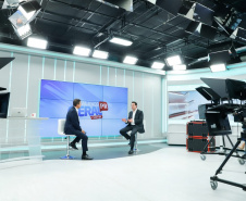 O governador Carlos Massa Ratinho Junior afirmou nesta sexta-feira (10) em entrevista ao programa Balanço Geral, da RIC, que o Estado mantém o equilíbrio no combate ao novo coronavírus com apoio da sociedade. Ele agradeceu o esforço da população, o compromisso com o isolamento social e os cuidados com a higiene. Foto: RODRIGO FELIX LEAL
