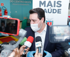 O governador Carlos Massa Ratinho Junior entregou nesta segunda-feira (13) a primeira fase das obras do Hospital Regional de Guarapuava, na Região Centro-Sul do Paraná. O complexo médico vai funcionar inicialmente para atendimento exclusivo de pacientes infectados pelo novo coronavírus.
