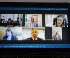  Live promovida pela Secretaria de Estado da Fazenda nesta terça-feira (14), com a participação do presidente do Tribunal de Justiça do Paraná, desembargador Adalberto Jorge Xisto Pereira; do procurador-geral do Ministério Público do Paraná, Gilberto Giacoia; do presidente da Assembleia Legislativa, Ademar Traiano; da procuradora-geral do Estado, Leticia Ferreira da Silva, e do Secretário da Fazenda, Renê Garcia Junior..Foto: Geraldo Bubniak/AEN