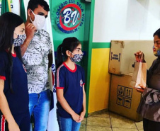 Campanha arrecada mais de 100 celulares para alunos com dificuldade de acesso às ferramentas on-line. Foto:SEED