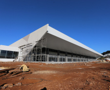 Obras da nova rodoviária de Francisco Beltrao com mais de 6.300 m²,  que contará 12 plataformas para ônibus, além de lojas, guichês, restaurantes, espaço para taxistas e mototaxistas, jardim no centro e salas de espera para os usuários. A construcao do Terminal Rodoviario faz parte do Plano de Apoio ao Desenvolvimento dos Municipios - PAMFoto: Geraldo Bubniak/AEN