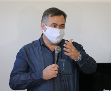 O secretário de Estado da Saúde Beto Preto entrega 57 novos leitos no Hospital Universitário (HU) de Londrina, sendo destinados exclusivamente aos pacientes confirmados e suspeitos da Covid-19, sendo 32 de UTI (adulto e pediátrica) e 25 de enfermaria.   20/07/2020 -  Foto: Geraldo Bubniak/AEN