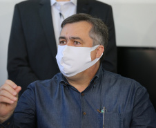 O secretário de Estado da Saúde Beto Preto entrega 57 novos leitos no Hospital Universitário (HU) de Londrina, sendo destinados exclusivamente aos pacientes confirmados e suspeitos da Covid-19, sendo 32 de UTI (adulto e pediátrica) e 25 de enfermaria.   20/07/2020 -  Foto: Geraldo Bubniak/AEN