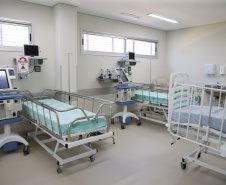 O secretário de Estado da Saúde Beto Preto entrega 57 novos leitos no Hospital Universitário (HU) de Londrina, sendo destinados exclusivamente aos pacientes confirmados e suspeitos da Covid-19, sendo 32 de UTI (adulto e pediátrica) e 25 de enfermaria.   20/07/2020 -  Foto: Geraldo Bubniak/AEN