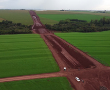 Obras do contorno viário de Palotina que terá extensão de cerca de 16 km e está sendo construído para desviar o trânsito de caminhões do centro da cidade.Foto: Geraldo Bubniak/AEN