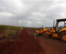 Obras do contorno viário de Palotina que terá extensão de cerca de 16 km e está sendo construído para desviar o trânsito de caminhões do centro da cidade.Foto: Geraldo Bubniak/AEN