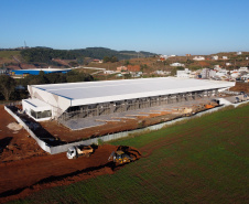Obras da nova rodoviária de Francisco Beltrao com mais de 6.300 m²,  que contará 12 plataformas para ônibus, além de lojas, guichês, restaurantes, espaço para taxistas e mototaxistas, jardim no centro e salas de espera para os usuários. A construcao do Terminal Rodoviario faz parte do Plano de Apoio ao Desenvolvimento dos Municipios - PAMFoto: Geraldo Bubniak/AEN