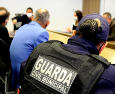 Com a assinatura do documento, será permitido que ambos os órgãos, Guarda Municipal de Paranaguá e Secretaria da Segurança Pública, possam compartilhar informações dos sistemas internos de segurança.
Foto: Divulgação/SESP