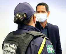 Com a assinatura do documento, será permitido que ambos os órgãos, Guarda Municipal de Paranaguá e Secretaria da Segurança Pública, possam compartilhar informações dos sistemas internos de segurança.
Foto: Divulgação/SESP