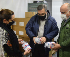 Paraná recebe quase 100 mil ampolas de medicamentos para entubação
. Foto: Américo Antonio/SESA
