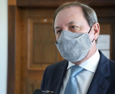O governador Carlos Massa Ratinho Junior autorizou nesta segunda-feira (10) a licitação da construção da nova sede da prefeitura de Pato Branco, no Sudoeste do Estado. O Governo do Estado aportará R$ 20 milhões, a fundo perdido, por meio da Secretaria de Desenvolvimento Urbano e de Obras Públicas. Haverá contrapartida de cerca de R$ 8 milhões do município. O valor máximo estipulado no pregão será de R$ 28.539.238,68.
