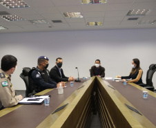O Termo de Cooperação Técnica da Secretaria da Segurança Pública do Paraná (Sesp) e das guardas municipais já contempla 21 cidades paranaenses. 
Nesta quarta-feira (12/08), Cascavel e Umuarama assinaram o termo. Os convênios já contemplam boa parte da população paranaense, ou seja, os serviços de inteligência das polícias têm acesso a informações importantes de mais de 30% dos contribuintes do Paraná.Foto:SESP