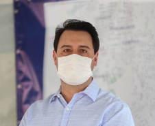 O Governador Carlos Massa Ratinho Junior autotiza nesta sexta-feira (14/08),  a ordem de servico para pavimentacao asfaltica no bairro Estados  em Fazenda Rio Grande acompanhado do secretário de Desenvolvimento Urbano, Joao Carlos Ortega Fazenda Rio Grande, 13/08/2020 - Foto: Geraldo Bubniak/AEN