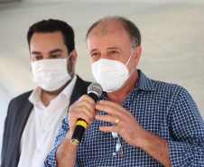 O Governador Carlos Massa Ratinho Junior autotiza nesta sexta-feira (14/08),  a ordem de servico para pavimentacao asfaltica no bairro Estados  em Fazenda Rio Grande acompanhado do secretário de Desenvolvimento Urbano, Joao Carlos Ortega Fazenda Rio Grande, 13/08/2020 - Foto: Geraldo Bubniak/AEN