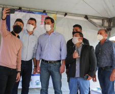 O Governador Carlos Massa Ratinho Junior autotiza nesta sexta-feira (14/08),  a ordem de servico para pavimentacao asfaltica no bairro Estados  em Fazenda Rio Grande acompanhado do secretário de Desenvolvimento Urbano, Joao Carlos Ortega Fazenda Rio Grande, 13/08/2020 - Foto: Geraldo Bubniak/AEN