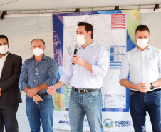 O governador Carlos Massa Ratinho Junior assinou nesta sexta-feira (14) a ordem de serviço para o início da pavimentação asfáltica de 13 ruas do Jardim Morumbi, no bairro Estados, em Fazenda Rio Grande, na Região Metropolitana de Curitiba. O Jardim Morumbi tem 5 mil moradores.