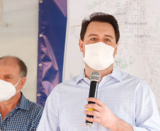 O governador Carlos Massa Ratinho Junior assinou nesta sexta-feira (14) a ordem de serviço para o início da pavimentação asfáltica de 13 ruas do Jardim Morumbi, no bairro Estados, em Fazenda Rio Grande, na Região Metropolitana de Curitiba. O Jardim Morumbi tem 5 mil moradores.