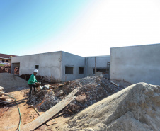 Um dos grandes produtores de alimentos do Paraná, o município de Umuarama, na região Noroeste, trabalha para fechar todo o ciclo que envolve a alimentação, desde o apoio ao plantio até a garantia da segurança alimentar de cada um de seus 112 mil habitantes. Dentro deste processo, uma engrenagem importante está em construção: o Restaurante Popular de Umuarama tem a previsão de servir, a partir do ano que vem, até mil refeições diariamente, a um baixo custo.
