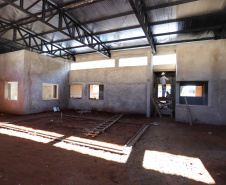 Um dos grandes produtores de alimentos do Paraná, o município de Umuarama, na região Noroeste, trabalha para fechar todo o ciclo que envolve a alimentação, desde o apoio ao plantio até a garantia da segurança alimentar de cada um de seus 112 mil habitantes. Dentro deste processo, uma engrenagem importante está em construção: o Restaurante Popular de Umuarama tem a previsão de servir, a partir do ano que vem, até mil refeições diariamente, a um baixo custo.