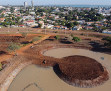 Obras para revitalizar o Parque Fundo de Vale em Guaira,  com instalação e adaptação de acessibilidade em todo o Parque, ampliação do lago, pista de caminhada, modernização paisagística, bancos e vegetação nova.   06/08/2020 -  Foto: Geraldo Bubniak/AEN