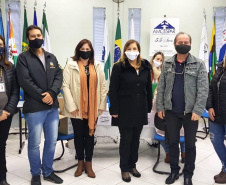 A Secretaria de Estado da Justiça, Família e Trabalho já iniciou o processo de interiorização para os 399 municípios do Paraná. Nesta semana as regionais de Umuarama, Guarapuava, e Irati reuniram-se com a equipe da Secretaria para fortalecer políticas públicas nas áreas sociais. Ainda está na programação a visita nesta sexta-feira (21) no município de União da Vitória. Essas regionais atendem 61 municípios.
Foto:SEJUF